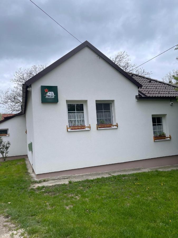 Hidlab Apartman Kimle Экстерьер фото