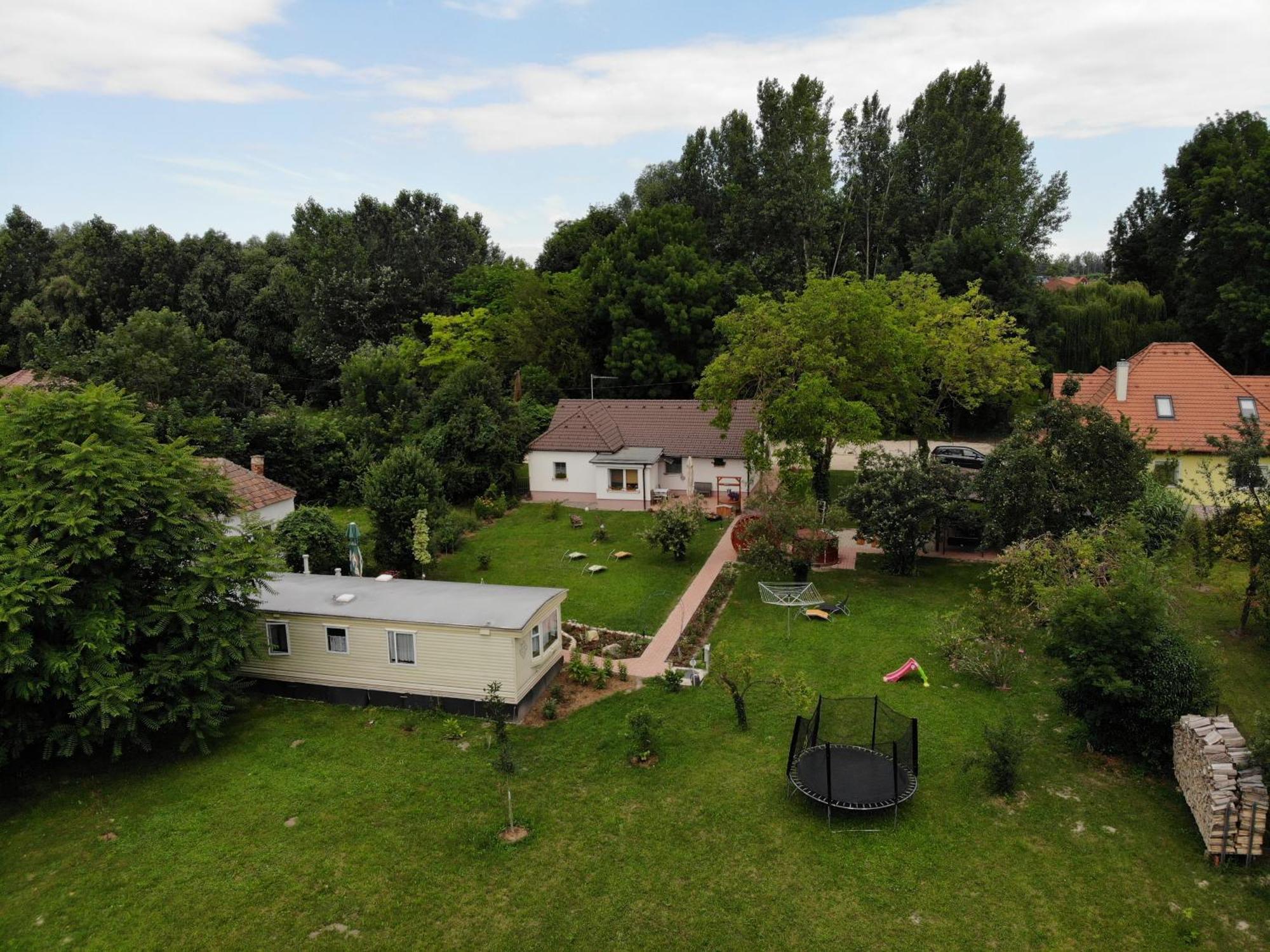 Hidlab Apartman Kimle Экстерьер фото